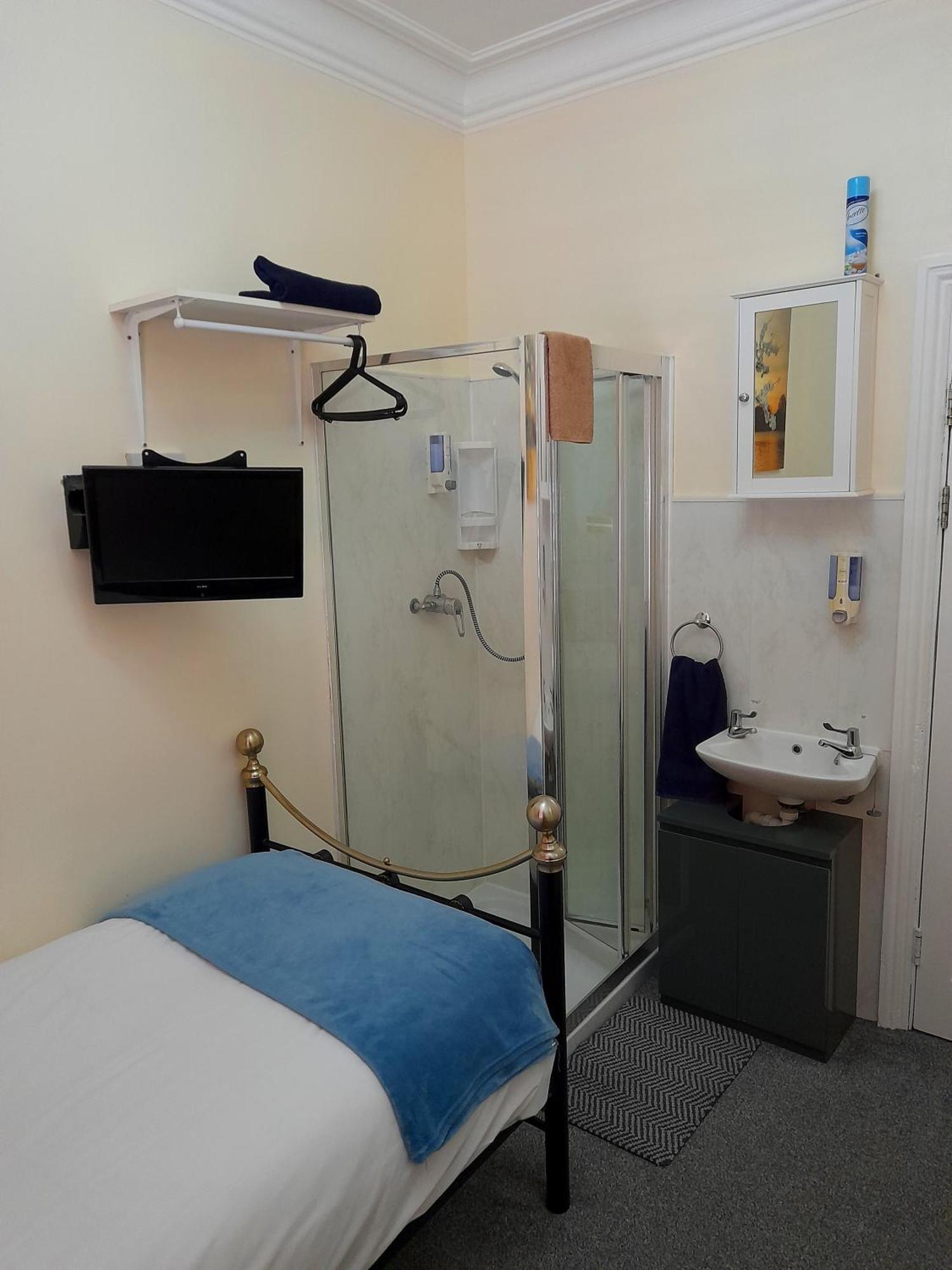 Phoenix Guest House Blackpool Room photo