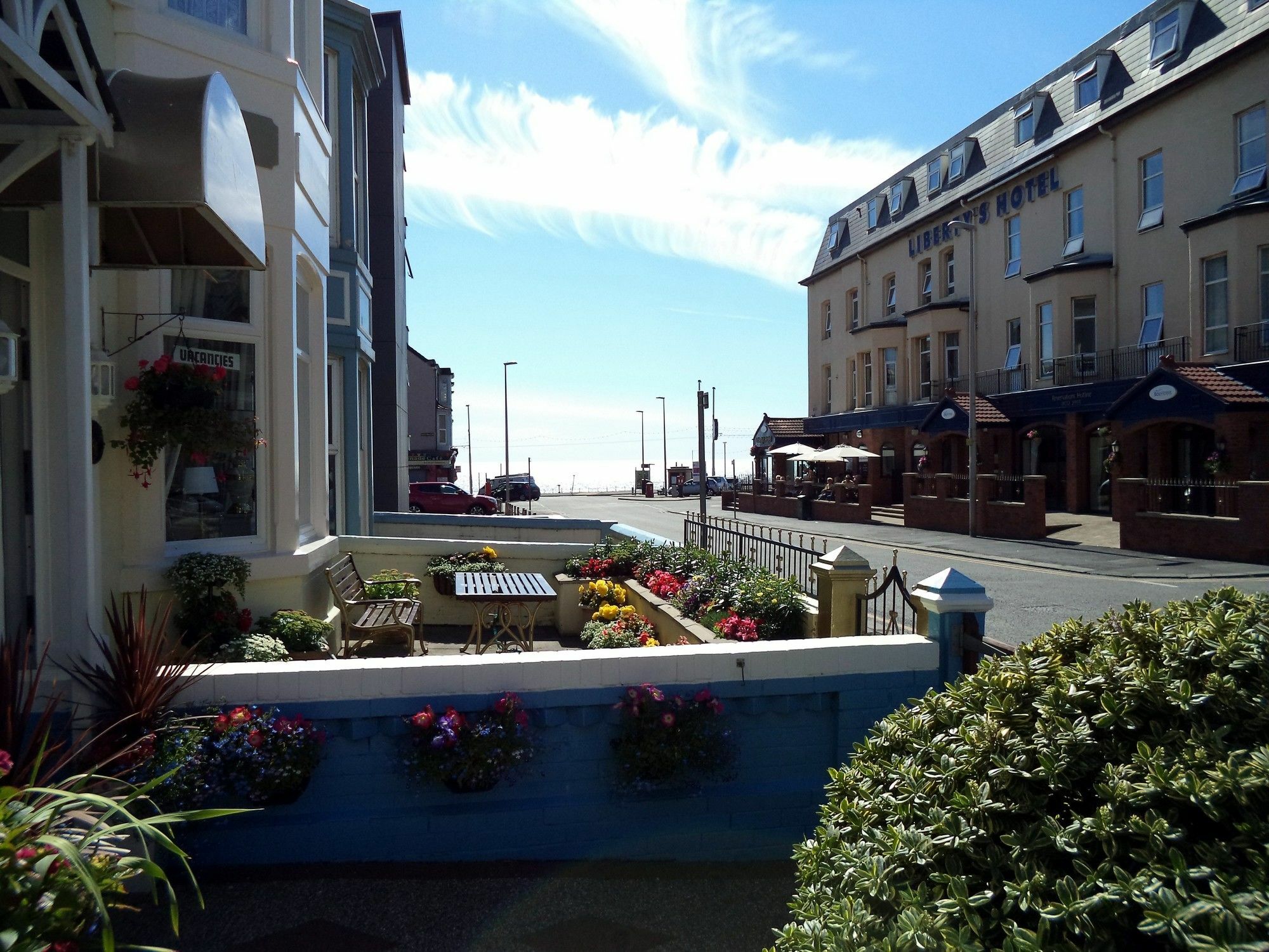 Phoenix Guest House Blackpool Exterior photo